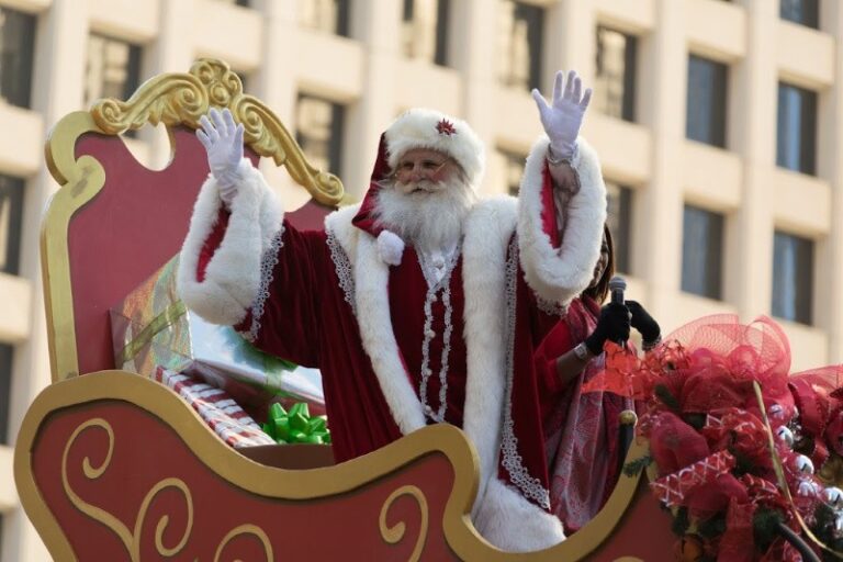 FREE printable Thanksgiving Parade Scavenger Hunt