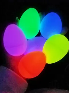 glow-in-the-dark-eggs.jpg